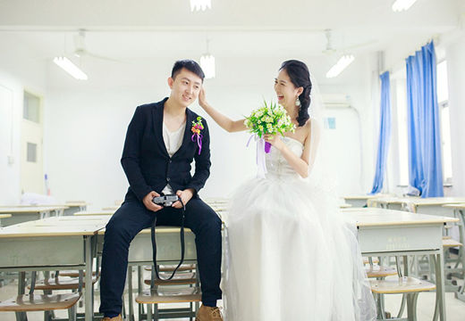 雪梅與小林結(jié)為夫妻