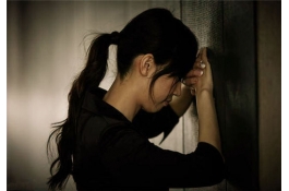 單親媽媽辛苦養(yǎng)育卻鬧母子分離，偵探幫助虎口脫險、母子團圓
